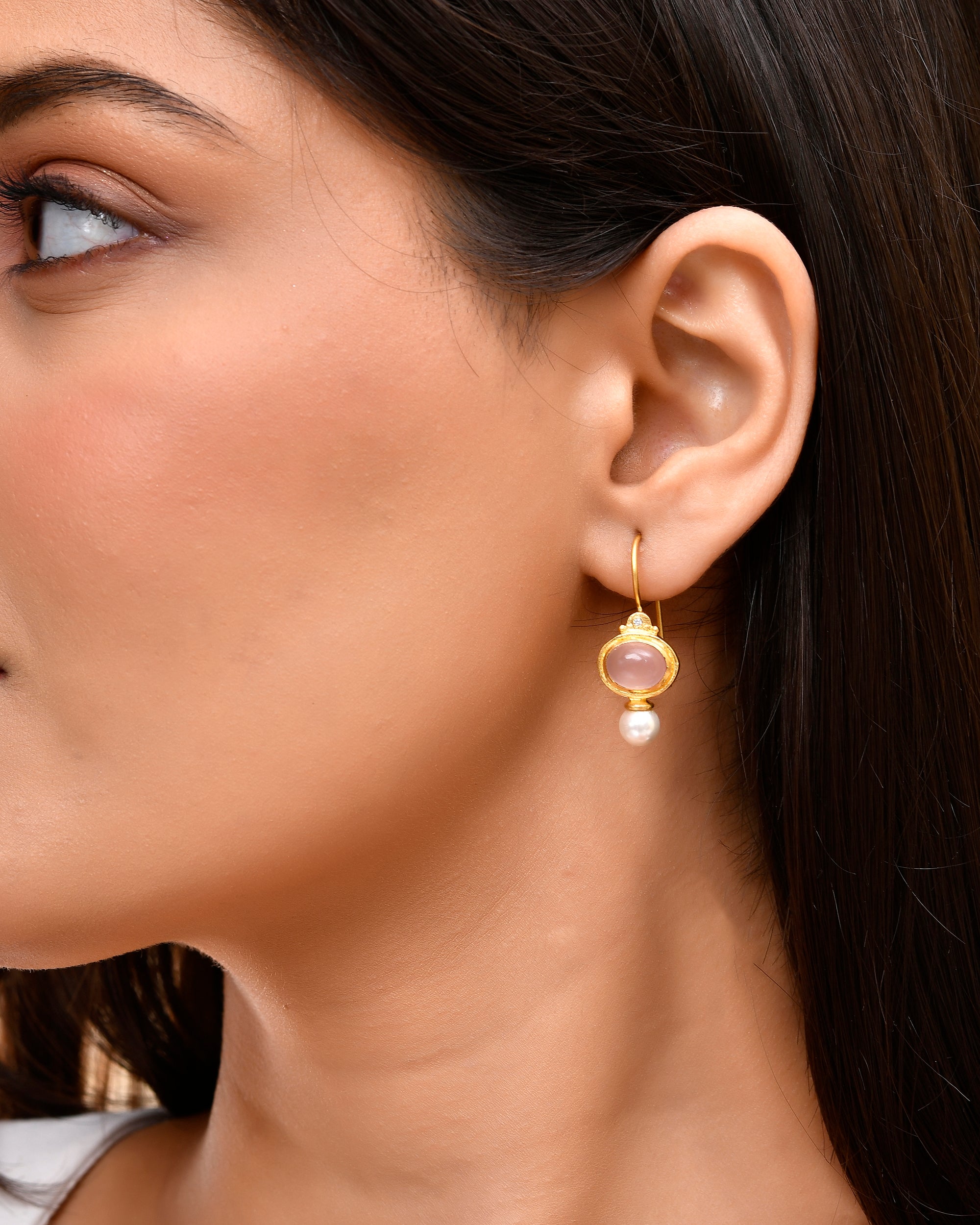 Rose Oval Pearl Earring in Pink Chalcedony